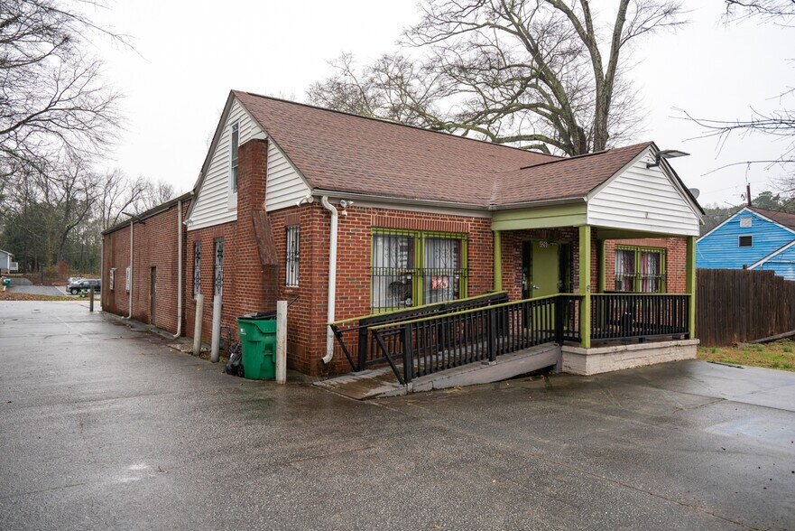 More Photos Of 4260 E Ponce De Leon Ave, Clarkston Freestanding For Lease
