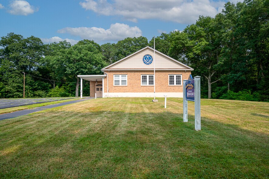 Primary Photo Of 27 Brandes St, Webster Office For Sale