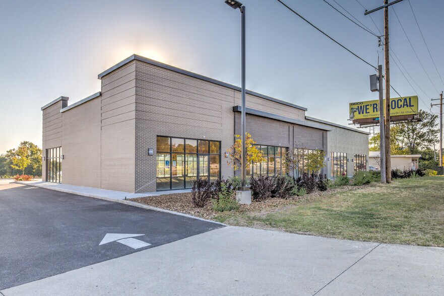 More Photos Of 1560 Veterans Memorial Pkwy, Saint Charles Unknown For Lease