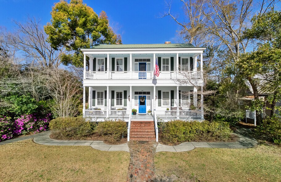 More Photos Of 112 S Magnolia St, Summerville Office Residential For Lease