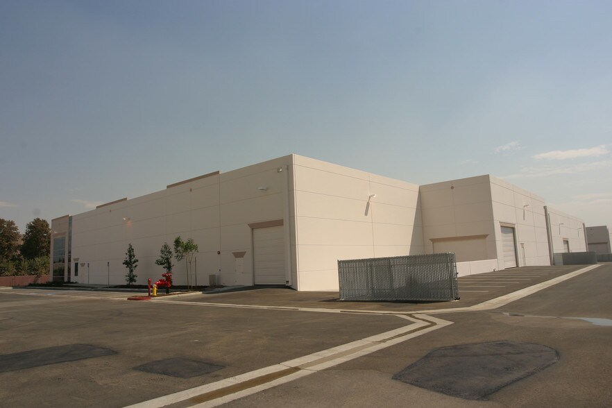 More Photos Of 3351B Grapevine St, Jurupa Valley Manufacturing For Sale
