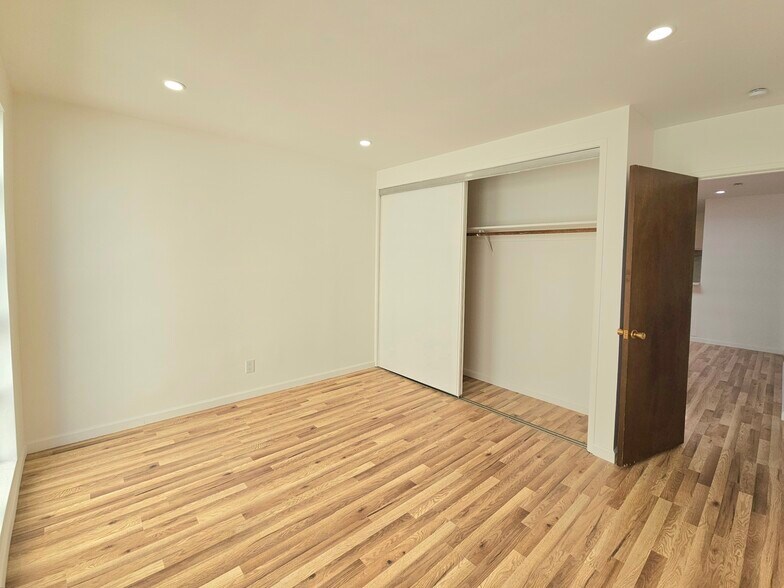 More Photos Of 823 Webster St, Oakland Storefront Retail Residential For Sale