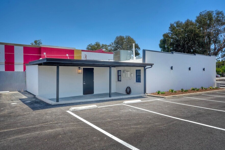 More Photos Of 1045 Main St, Ramona Freestanding For Lease