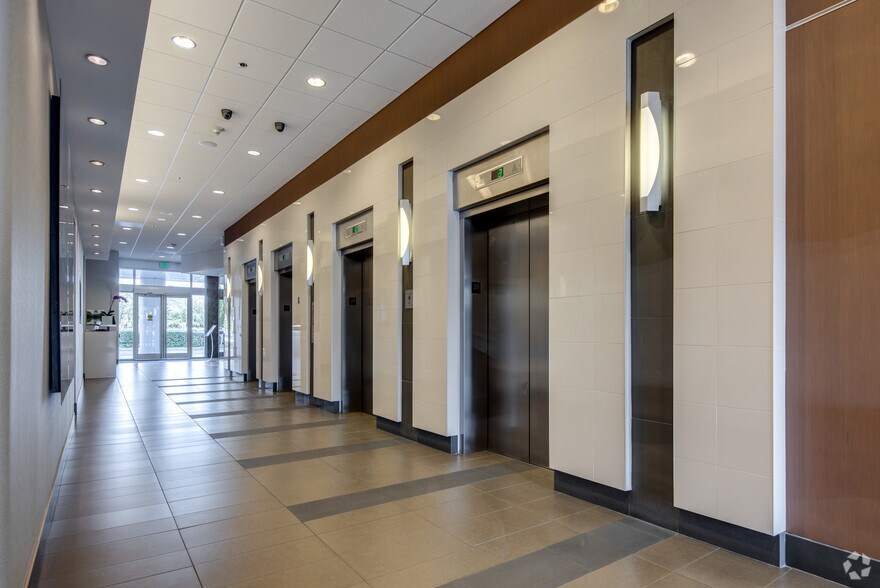 More Photos Of 135 W Central Blvd, Orlando Office For Lease