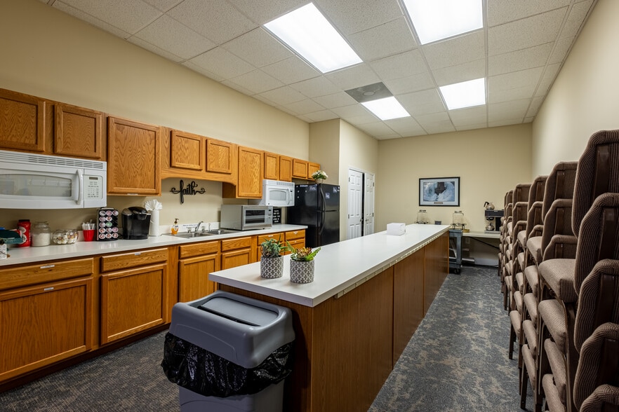 More Photos Of 7627 Leonardtown Rd, Hughesville Storefront Retail Office For Lease