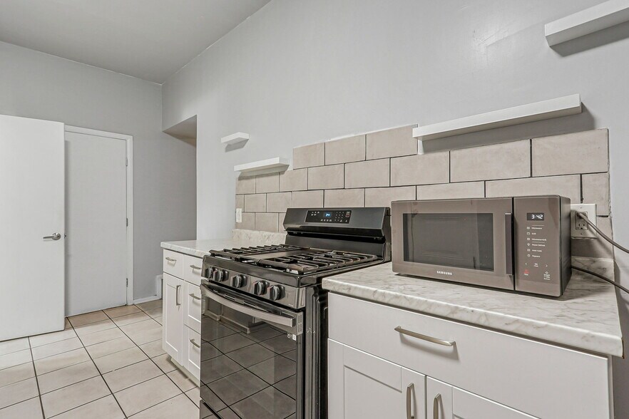 More Photos Of 2222 Bassett Ave, El Paso Storefront Retail Residential For Sale
