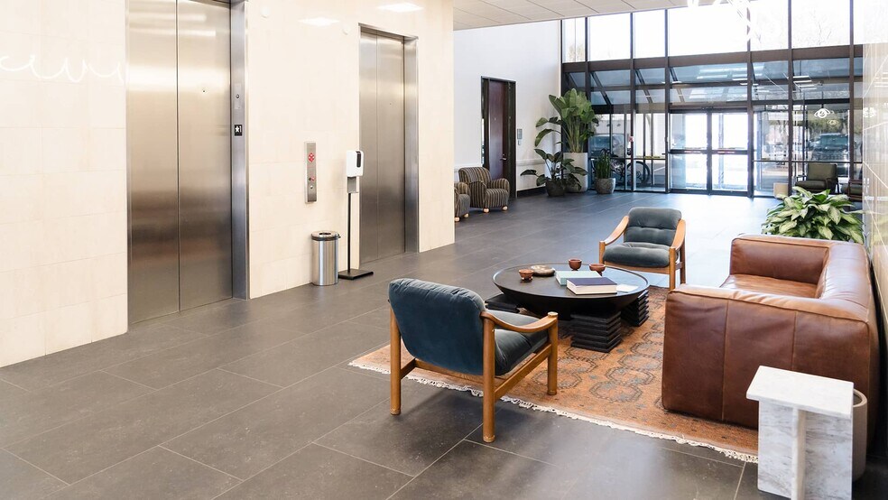 More Photos Of 3901 S Lamar Blvd, Austin Medical For Lease