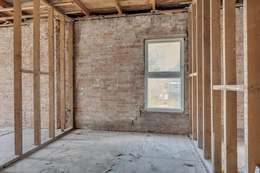 More Photos Of 514 Aylmer St N, Peterborough Multifamily For Sale