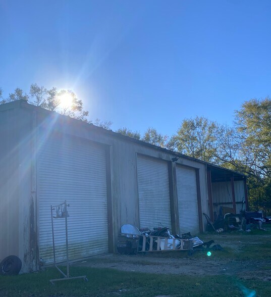 More Photos Of 105 S Columbia St, Picayune Auto Repair For Sale