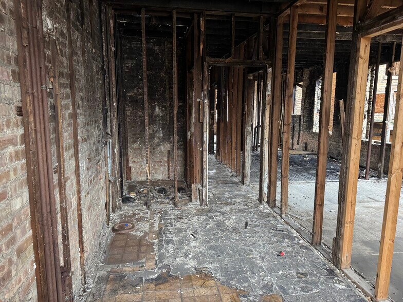 More Photos Of 1758 E 79th St, Chicago General Retail For Sale