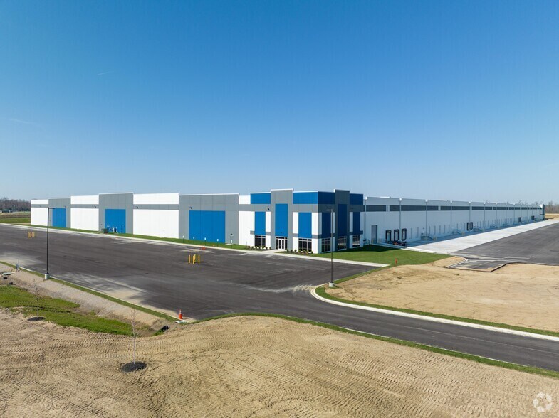 More Photos Of 283 Cardinal Dr, Marengo Warehouse For Sale