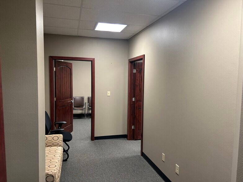 More Photos Of 1930 E 20th Pl, Scottsbluff Medical For Lease