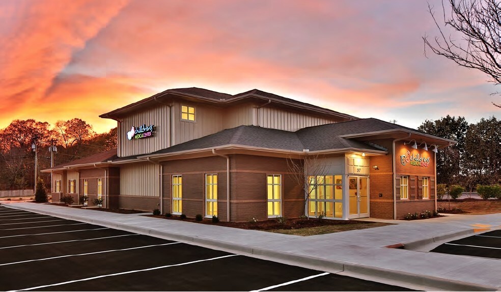 More Photos Of 307 N Main St, Simpsonville Medical For Sale