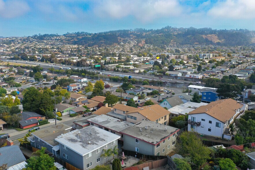 More Photos Of 5314 Bayview Ave, Richmond Apartments For Sale