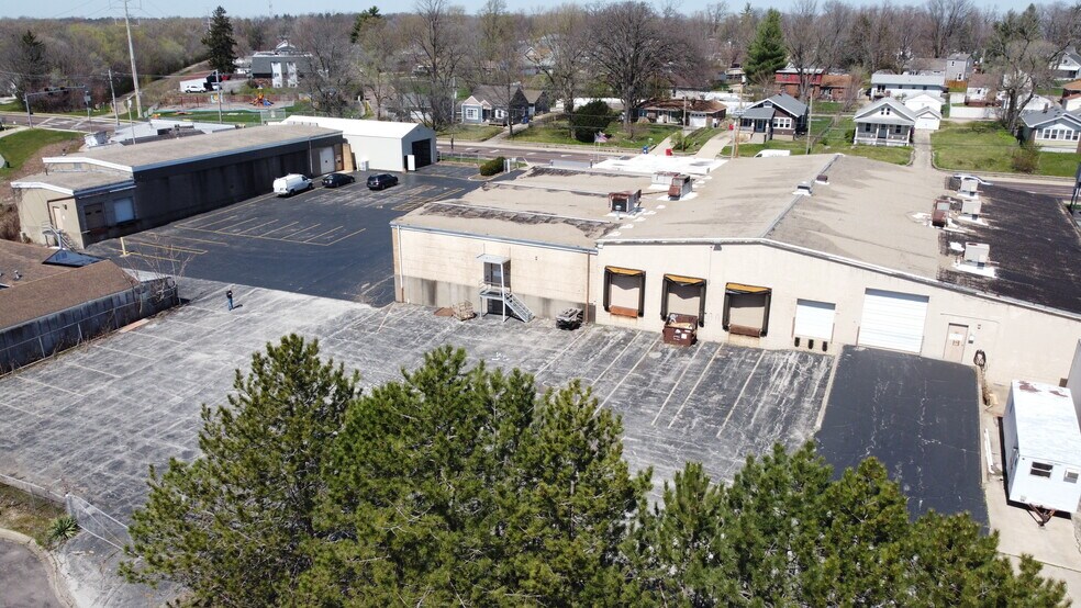 More Photos Of 920 E Glen Ave, Peoria Heights Showroom For Sale