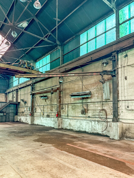 More Photos Of 340 Dunlap Hill Rd, Freedom Industrial For Lease