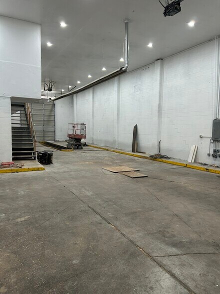 More Photos Of 225 N Highway 91, Summit Service For Lease