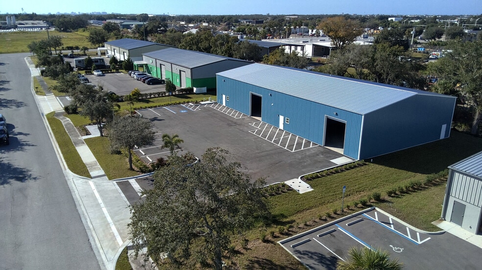 More Photos Of 6730 28th Street Cir E, Sarasota Warehouse For Sale