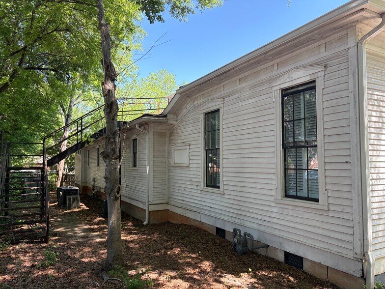 More Photos Of 325 N Milledge Ave, Athens Office For Sale