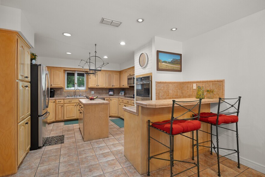 More Photos Of 3206 N Shary Rd, Mission Specialty For Sale