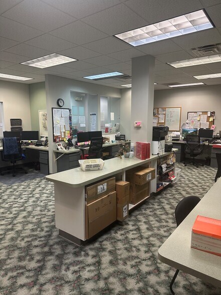 More Photos Of 175 Walnut St, Lockport Office For Lease