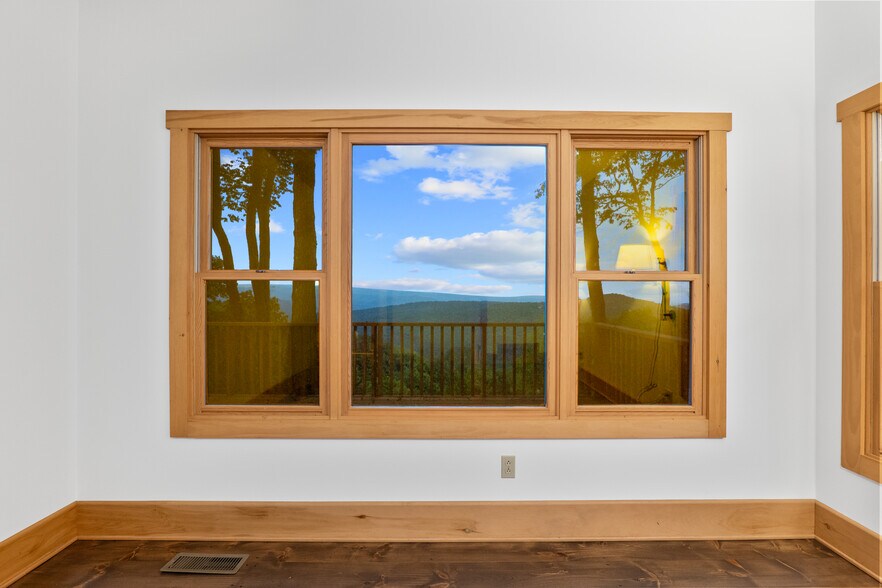 More Photos Of 243 Ridgeline Dr, Brevard Specialty For Sale