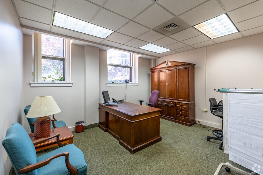 More Photos Of 39 Salisbury St, Worcester Office For Sale