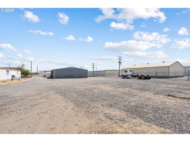 More Photos Of 1845 N 1st Pl, Hermiston Warehouse For Sale