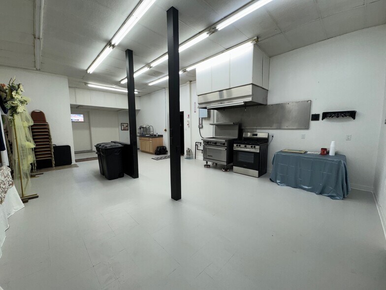 More Photos Of 111 Water St, Horse Cave Storefront For Sale
