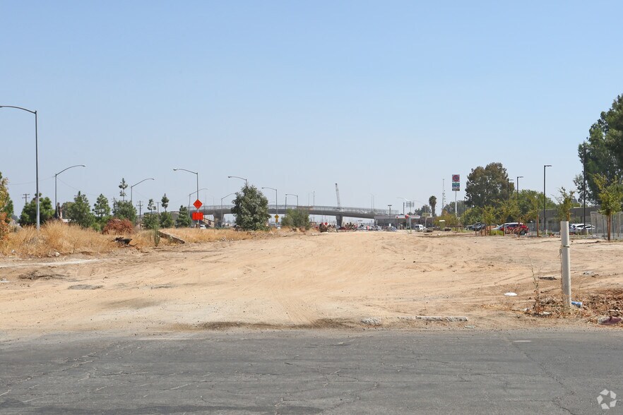 More Photos Of 4124 W Swift Ave, Fresno Unknown For Lease