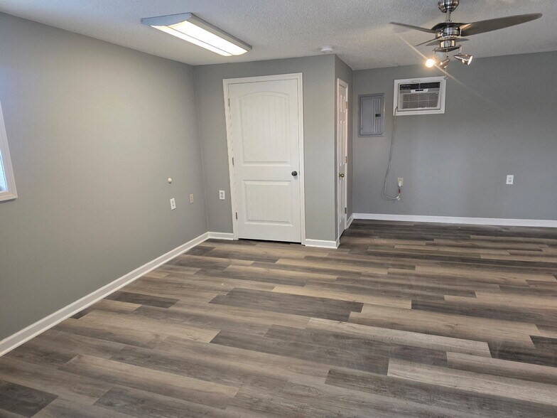 More Photos Of 30 Vanick Rd rd, Riverside General Retail For Lease