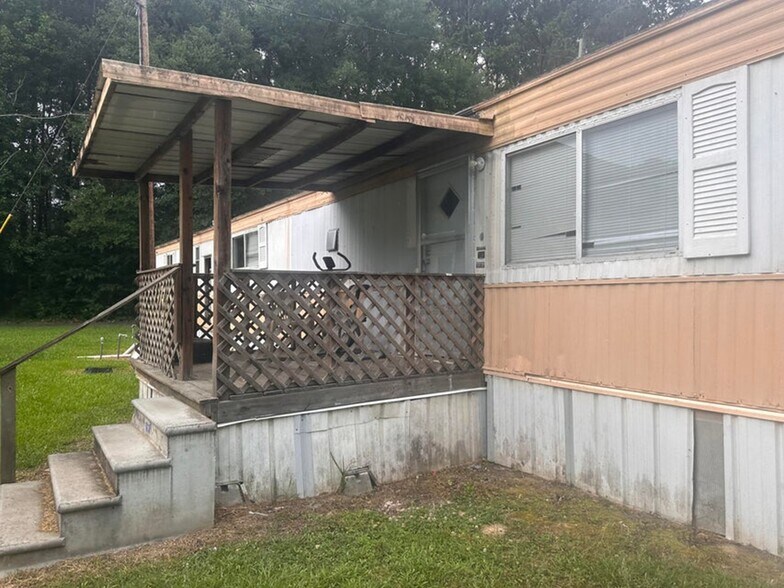 More Photos Of 325 Vernon St, New Llano Land For Sale