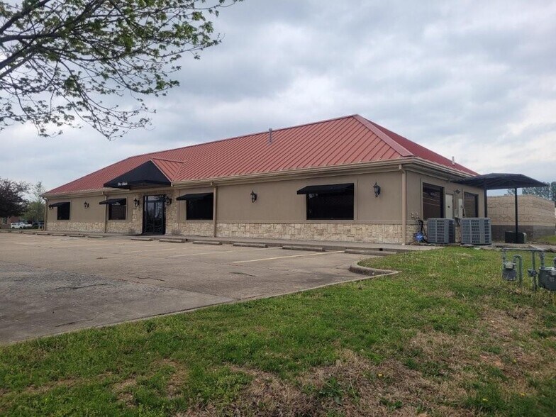 More Photos Of 301 SW 16th St, Bentonville Medical For Sale