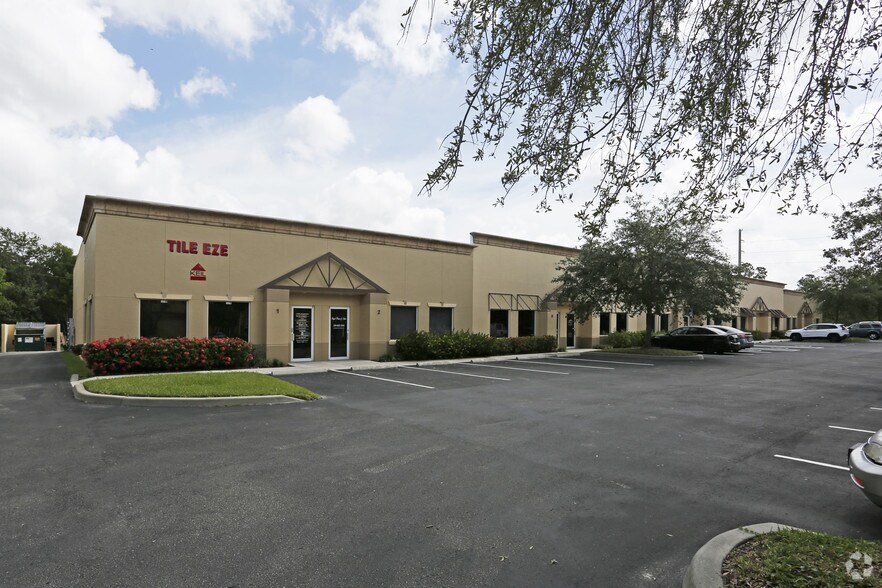 More Photos Of 1045 Collier Center Way, Naples Flex For Lease