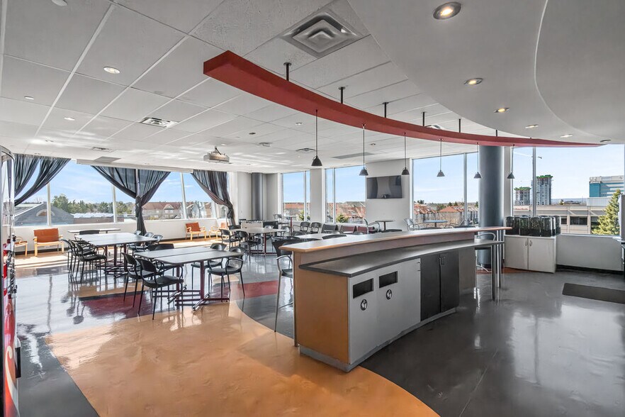 More Photos Of 1 Chrysalis Way, Ottawa Office For Lease