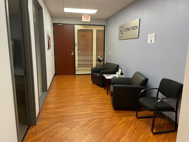 More Photos Of 4200 Cantera Dr, Warrenville Business Park For Sale