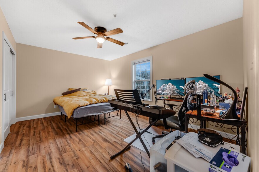 More Photos Of 940 Stewart St, Morgantown Apartments For Sale