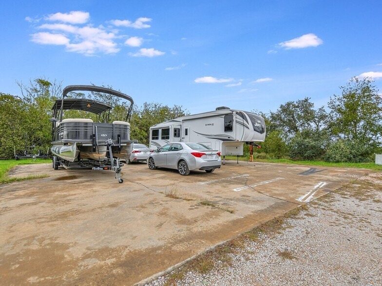 Primary Photo Of 2811 W Hwy 29, Burnet Auto Repair For Sale