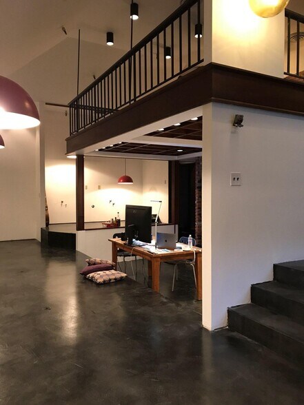 More Photos Of 6521-6743 SW Beaverton Hillsdale Hwy, Portland Unknown For Lease