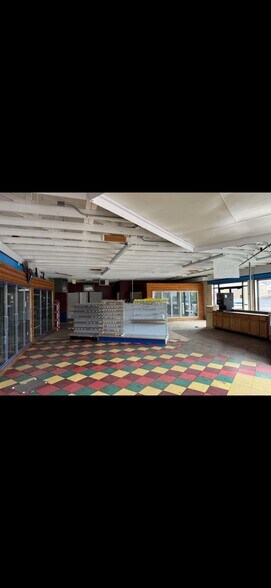 More Photos Of 403 N Third St, Ishpeming Service Station For Sale