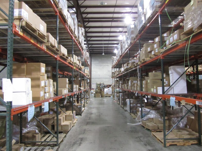 More Photos Of 7858 Industrial Pky, Plain City Warehouse For Lease