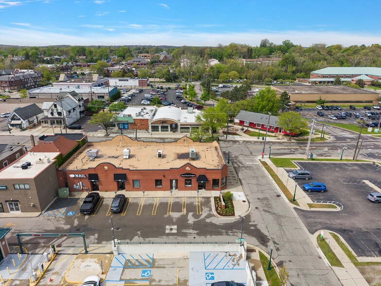 More Photos Of 150 E University Dr, Rochester Storefront Retail Office For Lease