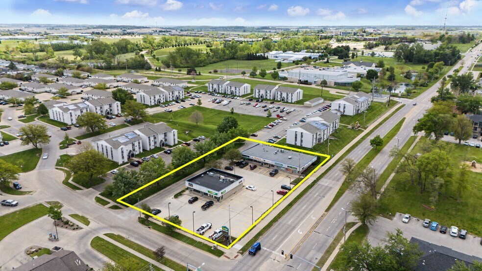 More Photos Of , Cedar Rapids General Retail For Sale