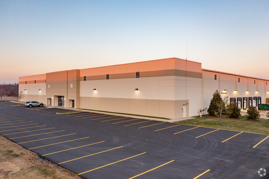 Primary Photo Of 6221-6241 Northwind Pky, Hobart Warehouse For Lease