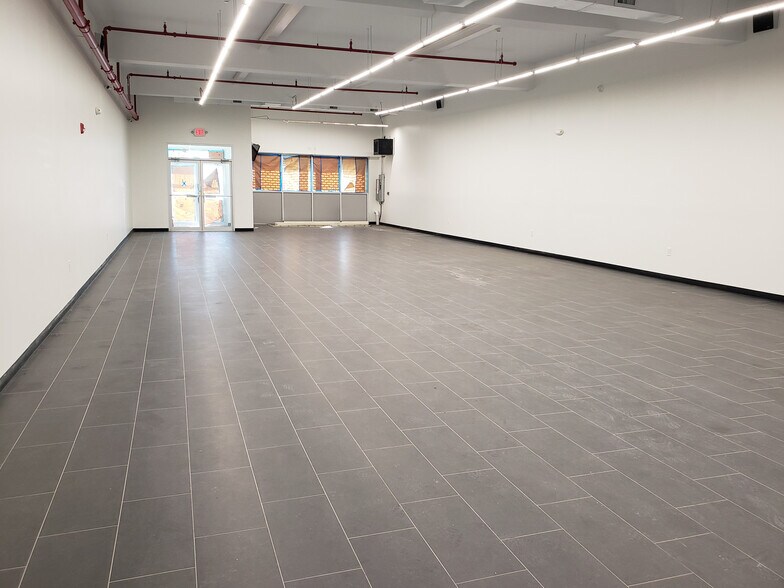 More Photos Of 526 Broadway, Newark General Retail For Sale