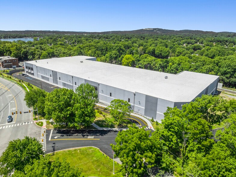 More Photos Of 8 Lanidex Plz W, Parsippany Distribution For Lease