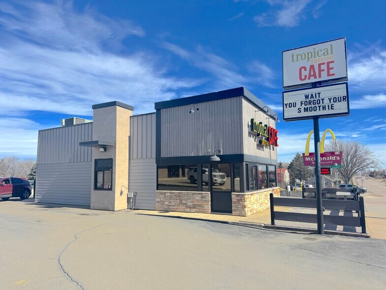 More Photos Of 1461 6th St, Brookings General Retail For Sale