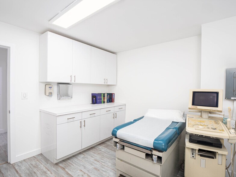 More Photos Of 333 E 34th St, New York Apartments For Sale