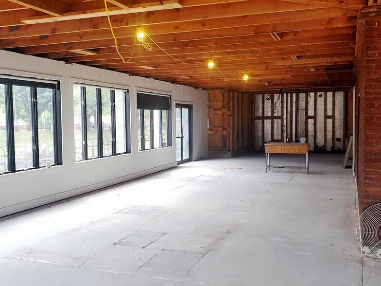 More Photos Of 220 W Philadelphia St, York Restaurant For Sale