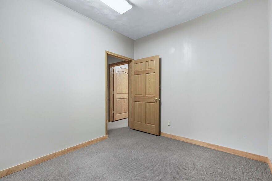 More Photos Of 1804 E Center St, Warsaw Loft Creative Space For Sale